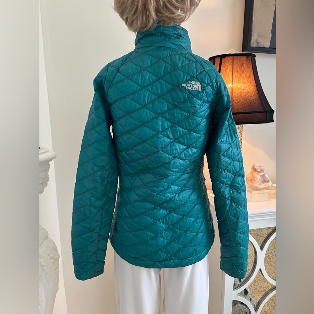The North Face Women's Teal Quilted Puffer Jacket - Picture 5 of 12